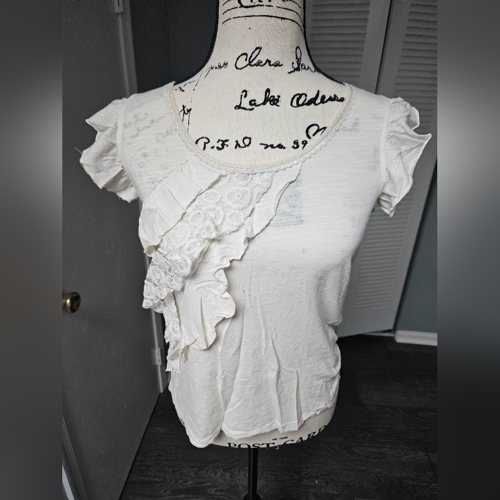 Kenar ruffle lace detailed tee Size M